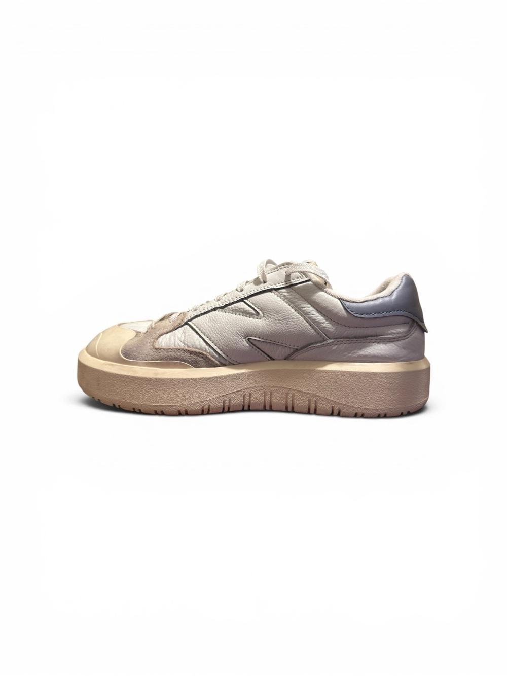 New Balance Women’s Platform Trainer in Cream and Light Blue - Picture 3 of 3